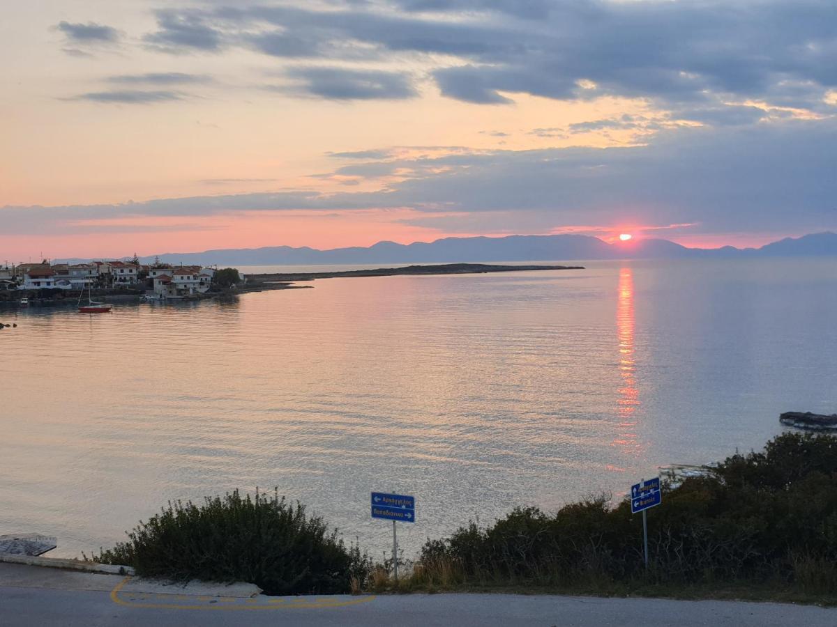 Sunset Holiday House Αρχάγγελος Εξωτερικό φωτογραφία